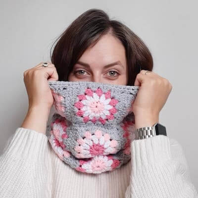 Granny Square Crochet Neck Warmer Pattern by The Pigeon's Nest UK