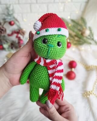 Grinch Christmas Crochet Pattern by Creative Mamavyaz