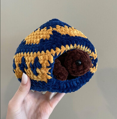 Chocolate Frog & Box Crochet Pattern by YarnNonsense