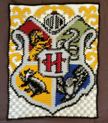 Hogwarts Crest Crochet Pattern by FiberFrogs