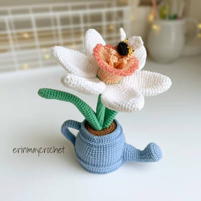 Bumble Blossom Daffodil Crochet Pattern by Erin May Crochet