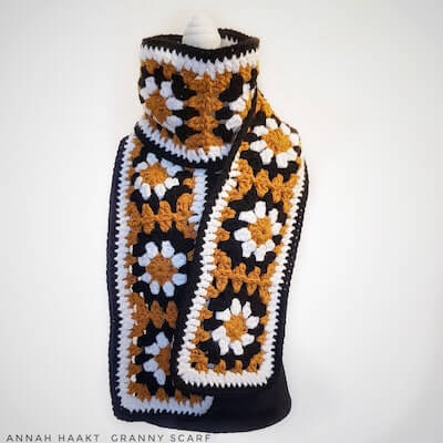 Crochet Granny Scarf Pattern by Annah Haakt