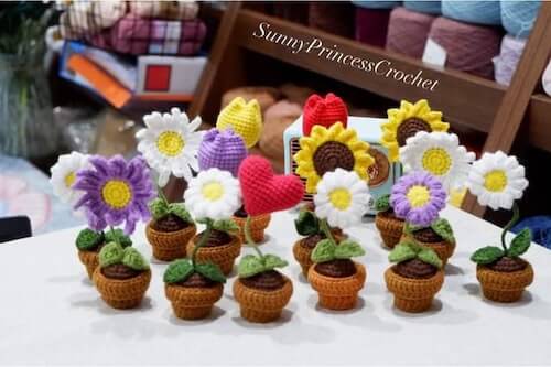 Crochet Mini Flower Pot Pattern by Sunny Princess Crochet