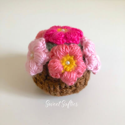 Loving You Flower Pot Crochet Pattern by Sweet Softies