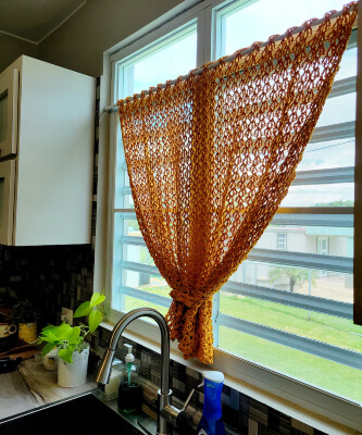Crochet Kitchen Curtain Pattern by EntreTejudosCrochet