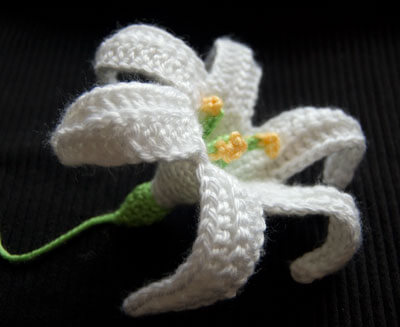 Easter Lily Flower Crochet Pattern by Moogly