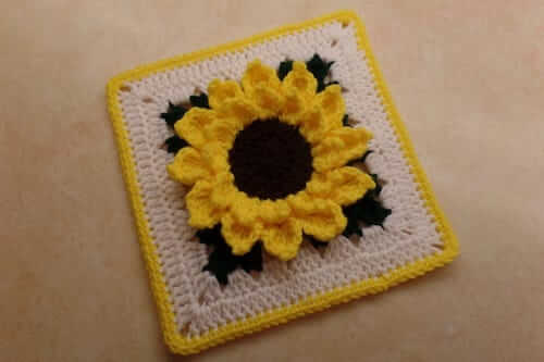 Crochet Sunflower Granny Square Pattern by Bago Day Crochet