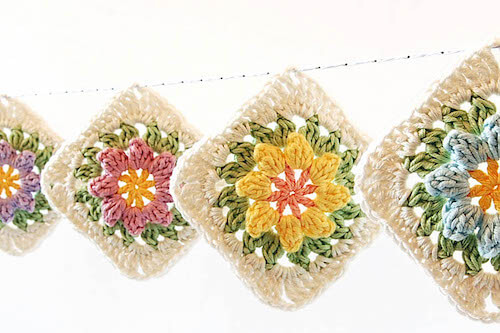 Primavera Flowers Granny Square Crochet Pattern by Dada's Place