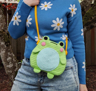 Crossbody Froggy Bag Crochet Pattern by HELLOhappy