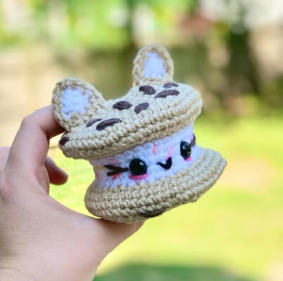 Ice Cream Cookie Sandwich Cat Pattern by Knit Hacker