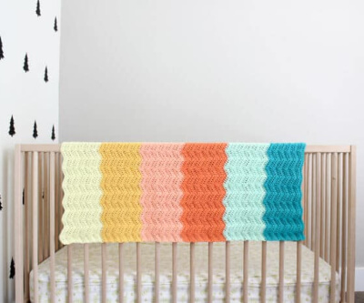 Gender Neutral Crochet Baby Blanket Pattern by Make & Do Crew