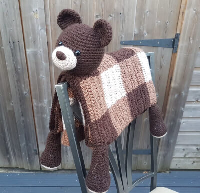 Crochet Bear Folding Blanket Pattern by Crafting Happiness UK