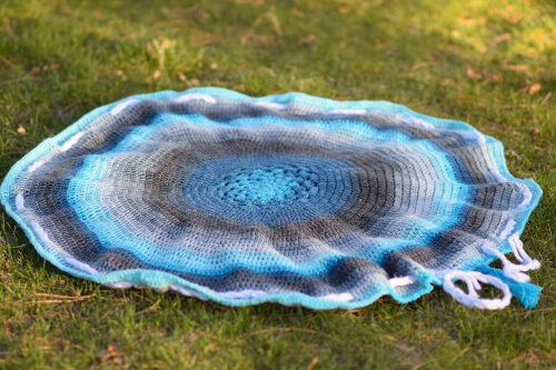 Easy Crochet Circle Blanket Drawstring Bag Pattern by MamaInAStitch