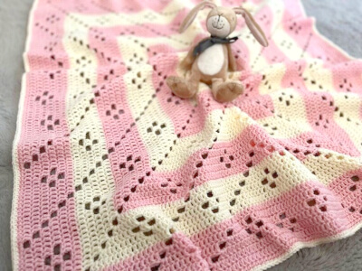 Easy Square Blanket Filet Crochet Pattern by AllaBellaLondon