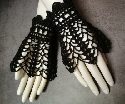 Goth Crochet Pattern Victorian Wrist Warmers by LunarStill
