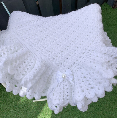Truly Scrumptious Crochet Baby Shawl Pattern by Julielaw1