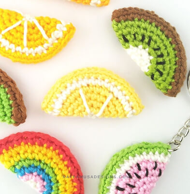 Crochet Fruit Slice Keychain Pattern by Raffamusa Designs
