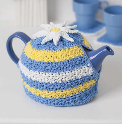 Daisy Motif Tea Cozy Crochet Pattern by Yarnspirations