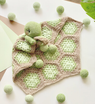 Pebbles the Turtle Lovey Crochet Amigurumi Pattern by SarahDeeCrochet