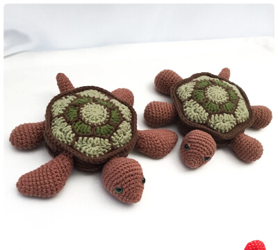 Tortoise and Turtle Hideaway Coaster Sets Pattern by HookedoPatterns