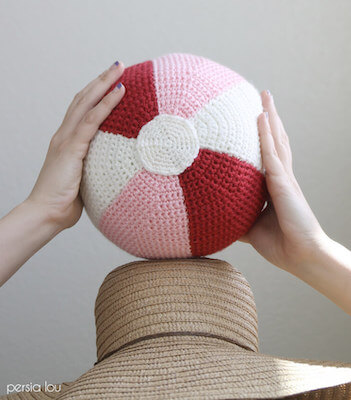 Crochet Beach Ball Pattern by Persia Lou