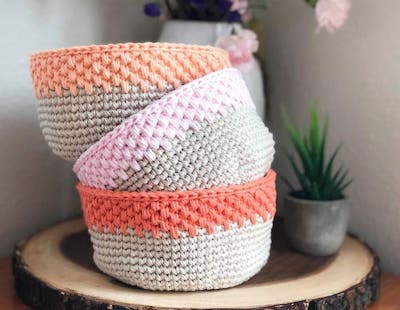 Easy Modern Crochet Storage Basket Pattern by Sigoni Macaroni