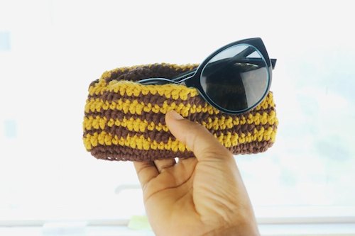 Wavy Sunglasses Case Crochet Pattern by Rose Obom
