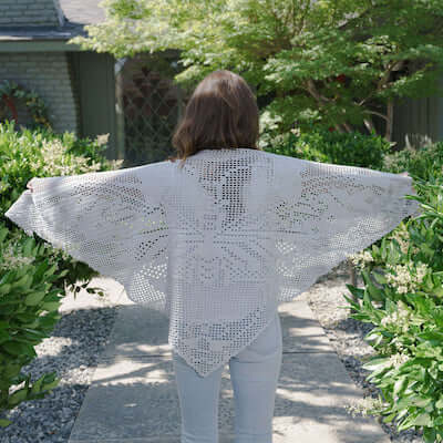 Crochet Butterfly Shawl Pattern by Yarnspirations