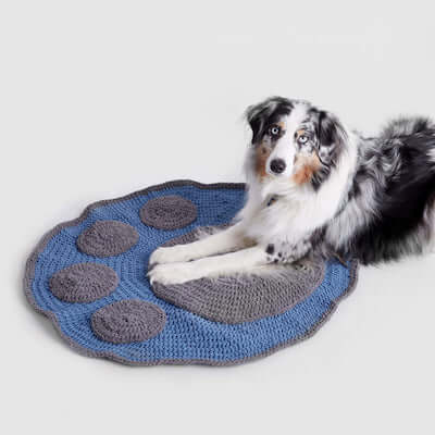 Crochet Paw Blanket Pattern by Yarnspirations