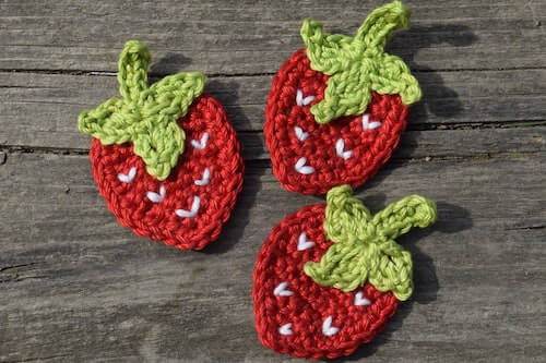 Crochet Strawberry Applique Pattern by Leomaxi