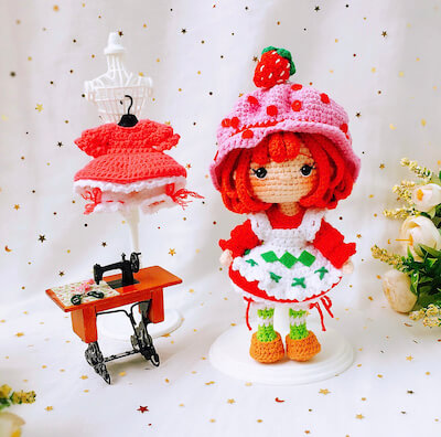 Crochet Strawberry Shortcake Doll Pattern by Daisy Tiny Things