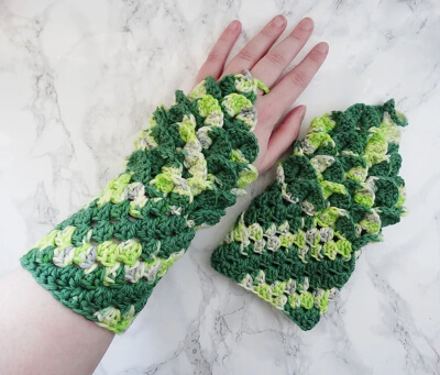 Basic Granny Dragon Scale Crochet Gloves Free Pattern by Emma Ward