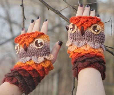 Crocodile Stitch Owl Gloves Crochet Pattern by Bonitapatterns