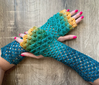 Dragon Tears Fingerless Gloves Pattern by HeartHookHome