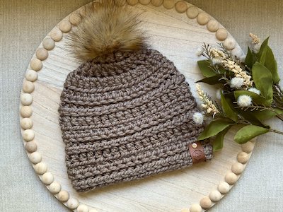 Crochet Beanie Pattern by Day’s Crochet & Knit as craft ideas for craft fairs