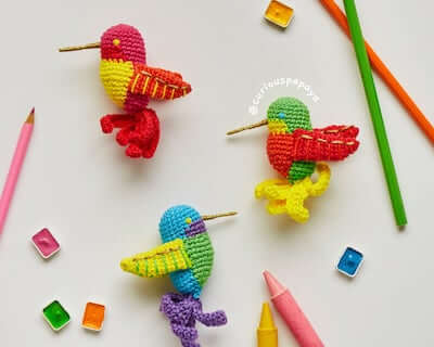 Hummingbird Crochet Pattern by Curious Papaya