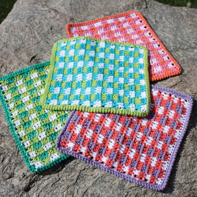 Mod Gingham Crochet Dishcloth Pattern by Yarnspirations