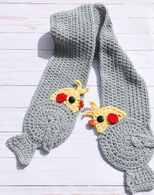 Cockatiel Crochet Pocket Scarf Pattern by CraftyGirlStitches