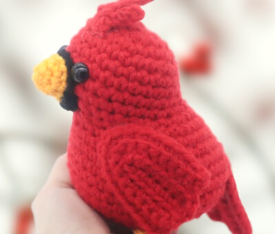 Crochet Cardinal Amigurumi Pattern by StringyDingDing