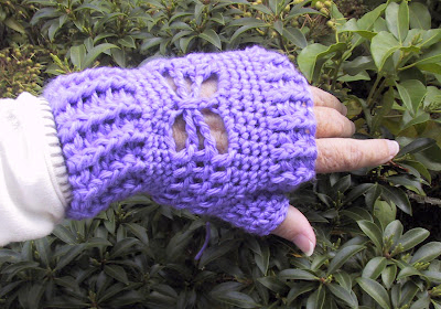 Suzie's Butterfly Stitch Mitts Crochet Pattern by Suzie’s Yarnie Stuff