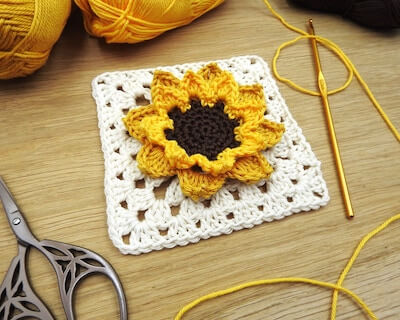 Boho Sunflower Granny Square Crochet Pattern by Fluffy Woolly Mammoth