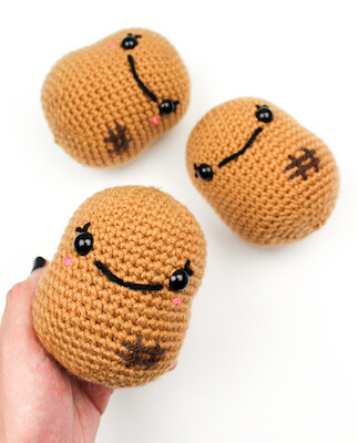 Crochet Pudgy Potatoes Pattern by Knot Bad