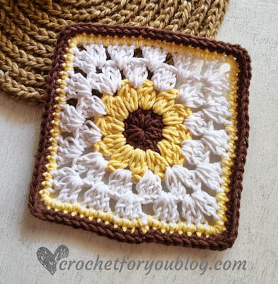 Sunflower Granny Square Free Crochet Pattern by Crochet For You