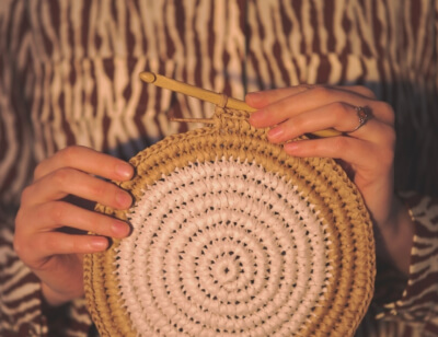 Easy crochet round bag tutorial