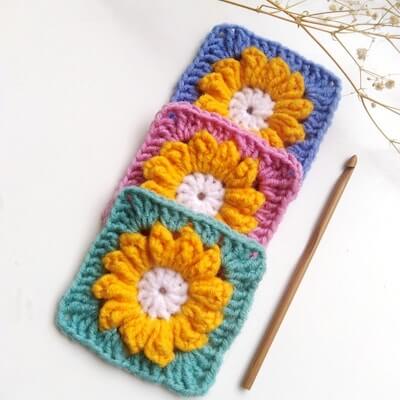 Crochet Daisy Granny Square by Me And Crochet US