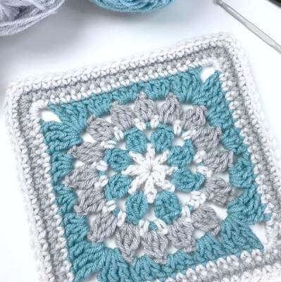 Crochet Daisy Granny Square Free Pattern by JSP Create