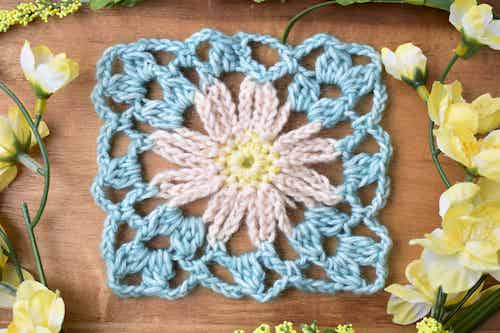 Crochet Daisy Granny Square Tutorial by Stardust Gold Crochet