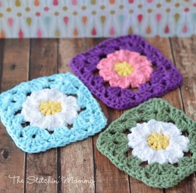 Crochet Daisy Granny Squares by The Stitchin Mommy