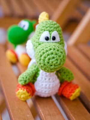 Cuddly Yoshi Amigurumi Pattern by Kerstin Brünnler