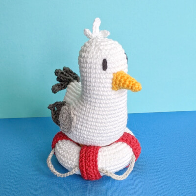 Cute Crochet Seagull Toy Pattern by Twingurumi